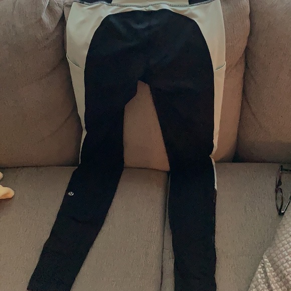 Lululemon teal/mint & black get up and glow leggin - Picture 5 of 9